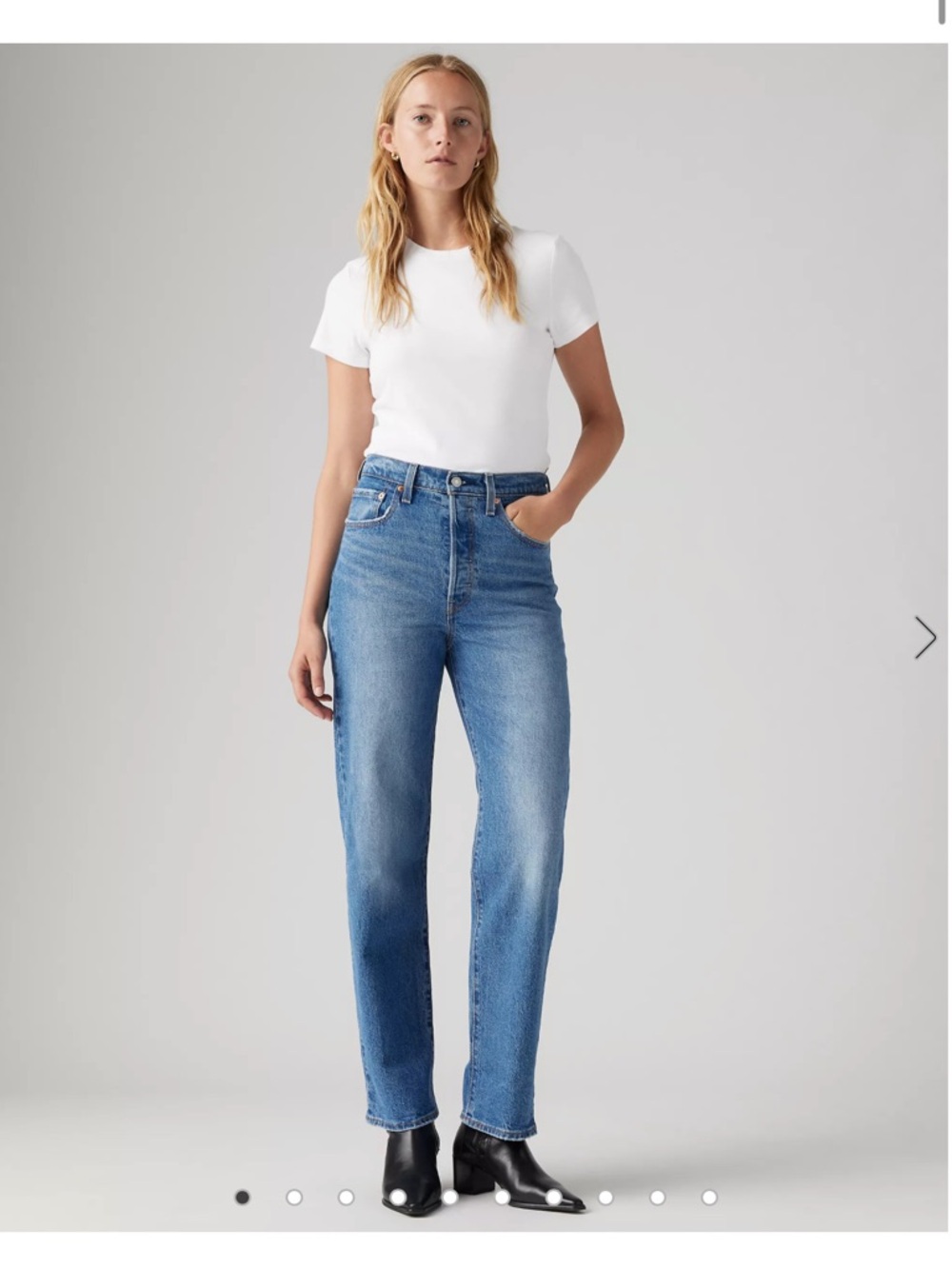 Levi's Straight Leg Women’s Jeans in Light Blue Wash